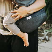 Cargar imagen en el visor de la galería, BeBéSit™ - Portabebé - Eco-etico.com